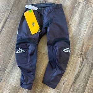 Thor sector youth riding pants. Motocross pants youth size 22. New with tags
